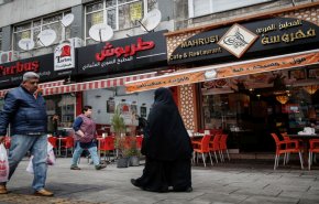 تركيا توقف تسجيل اللاجئين السوريين في اسطنبول