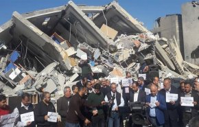 صحفيون فلسطينيون يتضامنون مع 