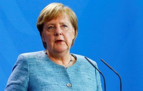 ميركل: علينا العمل على رؤية وجود جيش أوروبي حقيقي