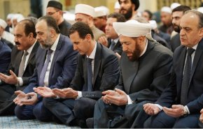 بالصور.. الأسد يحتفل بعيد المولد النبوي الشريف