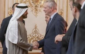 ثلاثة قطريين يقاضون ابن زايد بفرنسا