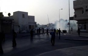 اصابة عدد من المحتجين على الانتخابات الهزلية في البحرين 