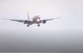 شاهد بطولة طيار وسط العاصفة!
