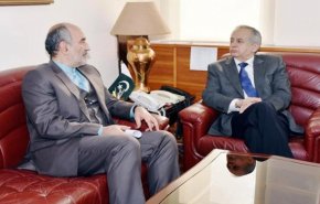 ايران وباكستان تبحثان سبل تطوير العلاقات التجارية