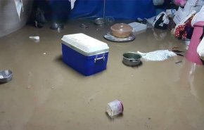 شاهد.. خيم نازحي الموصل تغرق تحت الأمطار