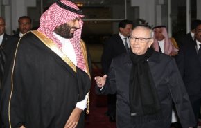 هيرست: تونس مهددة بانقلاب خليجي!