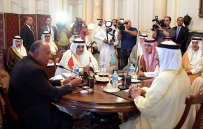 الدوحة تكشف دعوة كويتية مرفوضة وسر غياب أمير قطر

