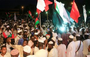 السودان تنتفض.. إليكم التفاصيل وهذه أبرز السيناريوهات المتوقعة