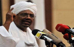 البشير يشيد بجهود المؤسسات الامنية في الحفاظ على الأمن