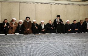 قائد الثورة یقیم مراسم تأبینیة على روح الفقید آیة الله هاشمي شاهرودي