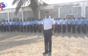 شاهد... هكذا تسلمت قوات خفر الساحل ميناء الحديدة..