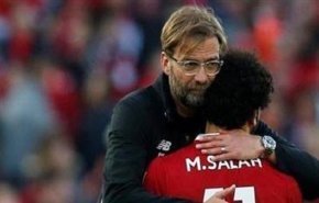 بالفيديو:مدرب ليفربول كاد يبكي بسبب صلاح!