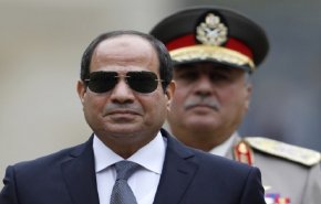 مقرب من السيسي يدعو لتعديل الدستور!
