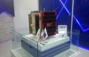 وزير العلوم الايراني يتفقد ثلاثة أقمار صناعية محلية الصنع