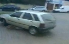 شاهد: امرأة تدهس زوجها بالسيارة ... والسبب؟!
