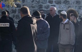 بالفيديو: وزير الزراعة الاسرائيلي يقتحم الأقصى