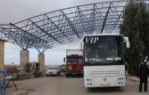 400 مهجر بفعل الإرهاب يعودون  عبر معبر نصيب الحدودي