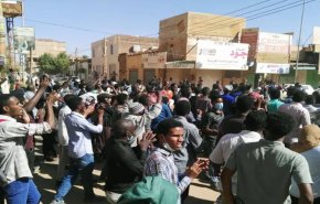 3 قتلى و9 جرحى بقمع الامن السوداني مظاهرة في ام درمان