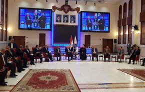 ظريف والحكيم يبحثان الاوضاع السياسية والاقتصادية