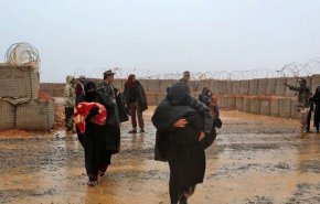 بالصورة... نازحة سورية تحرق نفسها و3 من أطفالها في مخيم الركبان لهذا السبب!
