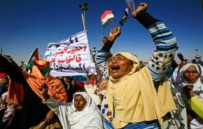 بالفيديو/البشير: الحكومة لن تغير بالتظاهرات وصندوق الانتخابات هو الفاصل