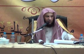 شاهد.. داعية سعودي يشعل المواقع بتصريح عن النساء!