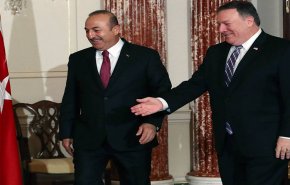 اتصال هاتفي بين بومبيو وتشاووش أوغلو حول سوريا