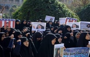 تجمع لطالبات الحوزة العلمية يندد باعتقال مرضية هاشمي+صور
