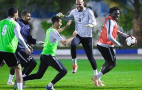حارس المنتخب العماني يتعرض للإغماء 