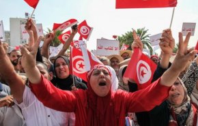 تونسيات يتحدّين القانون.. ويطالبن بتعدّد الزوجات!
