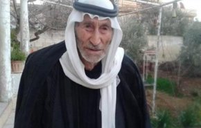 شاهد... معمر سوري يراسل الرئيس الأسد بالبريد منذ 2011 وهذا ماكتبه!