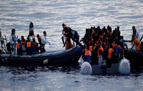 إيطاليا تبني حواجز على حدودها لمنع تدفق المهاجرين