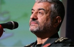 قائد الحرس الثوري: نصر الثورة المؤزر استقطب قلوب الشباب