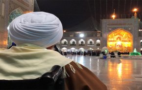 شاهد بالصور.. الشيخ عيسى قاسم في حرم الامام الرضا (ع)
