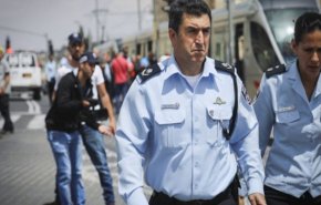 قائد شرطة الاحتلال بالقدس يقود اقتحامًا استفزازيًّا للأقصى
