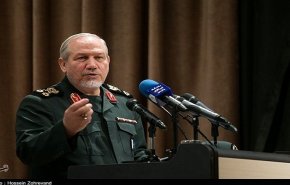 اللواء صفوي: ندافع عن الاسلام والقرآن والثورة الاسلامية الی النهاية