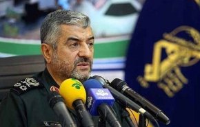 اللواء جعفري يعلن ازاحة الستار عن مصنع انتاج الصواريخ الذكية