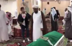 شاهد/ هذا ما قاله الشيخ الذي صلى على الطفل المذبوح بالمدينة 
