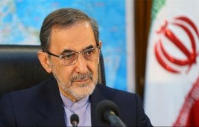 ولايتي: الثورة الاسلامية أعادت ايران الى الشعب