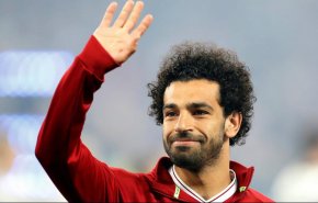 محمد صلاح يقصف جبهة رئيس نادي الزمالك بصورة!