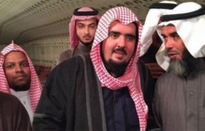 محمد بن سلمان يزور عبد العزيز بن فهد في منزله