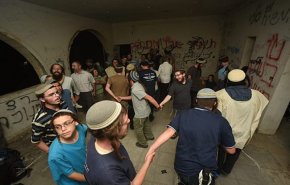مستوطنون يختطفون فلسطينيًا بالضفة الغربية المحتلة
