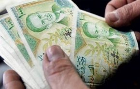كم تراجعت رواتب السوريين خلال الأزمة، وما هي الحلول المقترحة؟