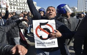 رغم حظر التظاهر..احتجاجات في الجزائر ضد ترشح بوتفليقة