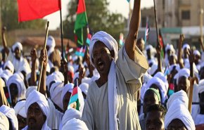 حزب الأمة يدعو لمواصلة التظاهر بالسودان+فيديو