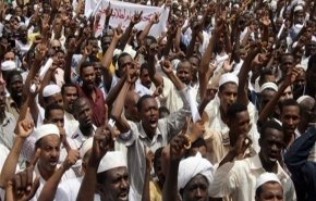 السودان تشهد تصعيد الاحتجاجات رغم حالة الطوارئ
