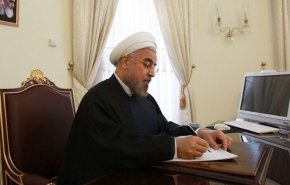 الرئيس روحاني يرفض استقالة ظريف