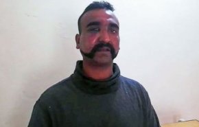 الهند تطالب باكستان بإطلاق سراح الطيار المحتجز لديها