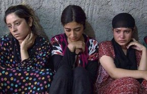 بالصورة.. ناجية من ’داعش’ تتعرف على جلادها الذي سلم نفسه لقسد