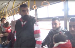 لماذا يسارع اللاجئون السوريون بلبنان للعودة لبلادهم؟